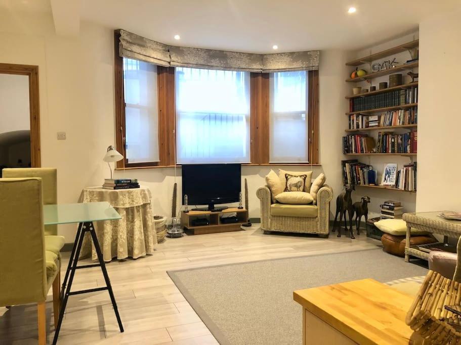 Quiet Kensington Flat Ideal For Central לונדון מראה חיצוני תמונה